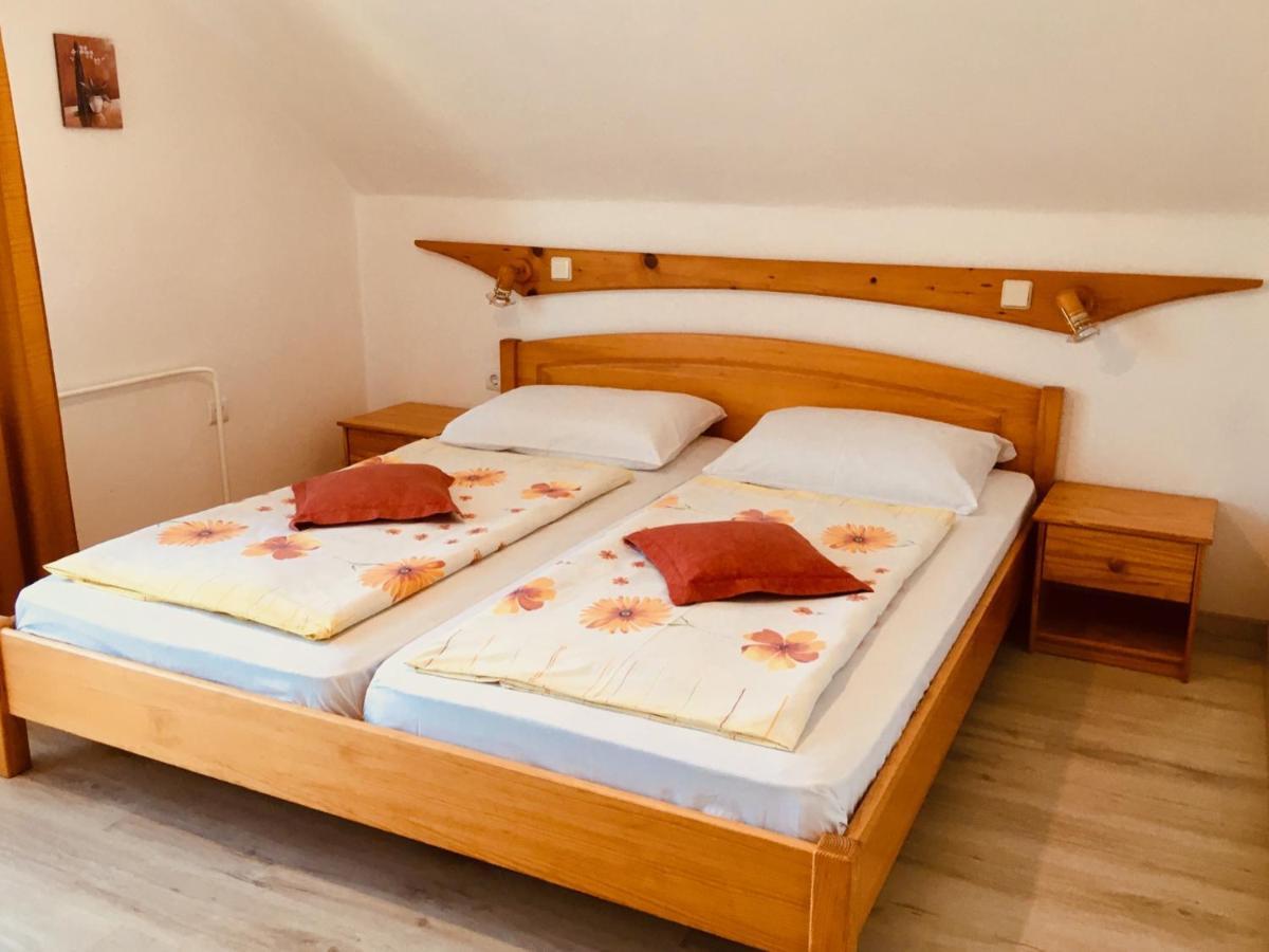 Apartment Milena Nomenj Екстериор снимка