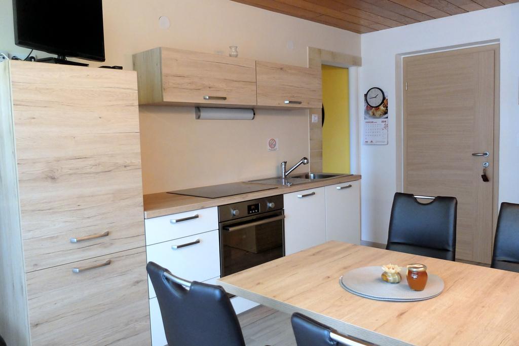 Apartment Milena Nomenj Екстериор снимка