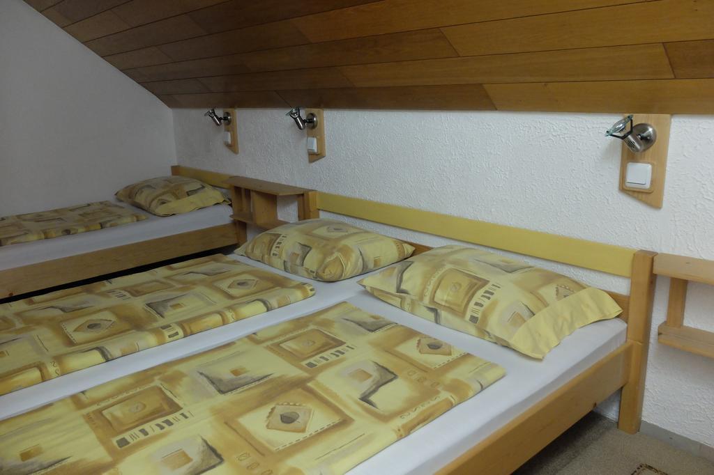 Apartment Milena Nomenj Екстериор снимка